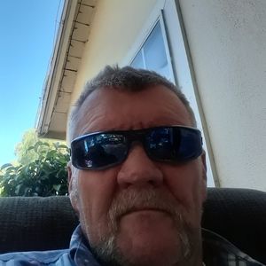 Meet your Posher, Larry